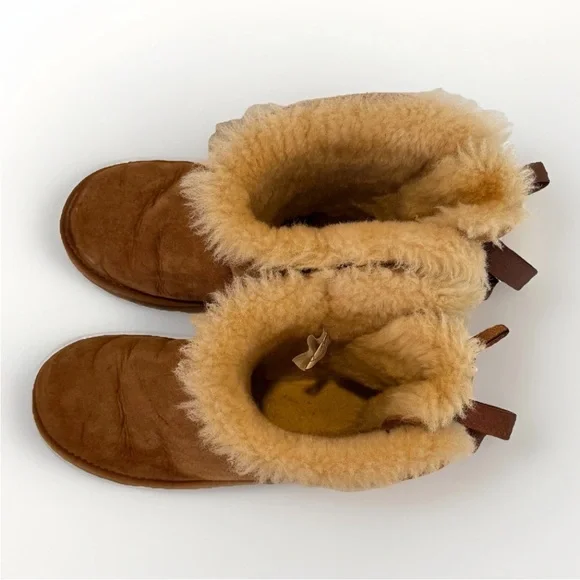 UGG Women's Chestnut Brown Bailey Bow II Short Sheepskin Boots Size 5 - Picture 4 of 8
